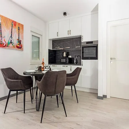 Modern With Private Balcony - Premium One Bedroom Apartment